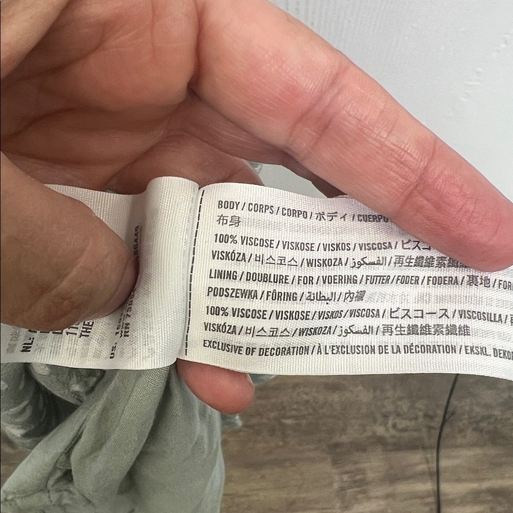 Abercrombie & Fitch -Gray Polka Dot Adjustable Strap Knotted Front Midi Dress XS - Picture 9 of 10